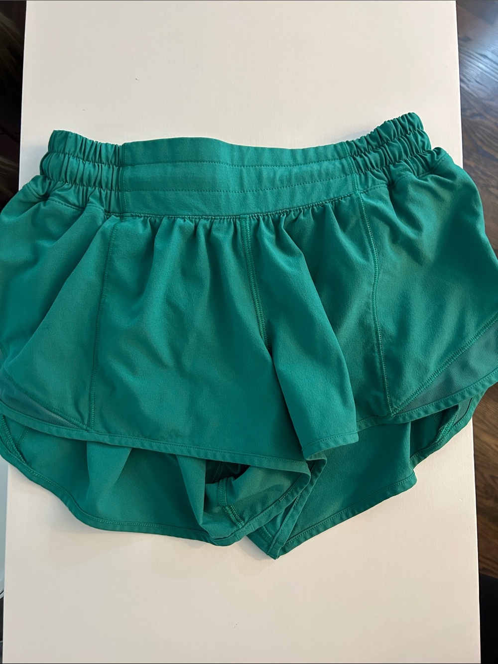 Women’s Lululemon Green low rise 2.5 length Shorts- great condition